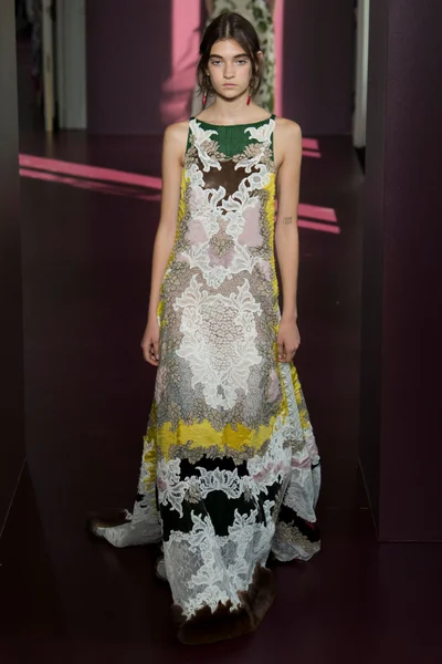 Look 48